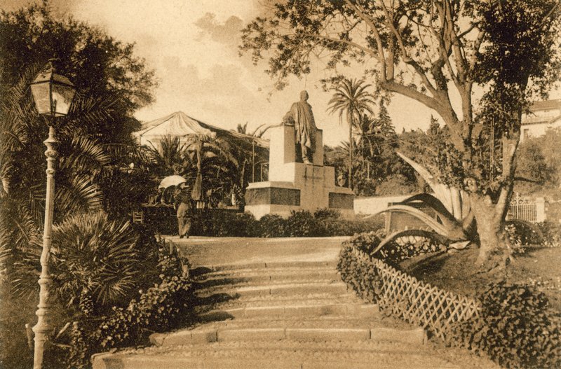 San Remo, Monumento a Garibaldi od Italian Photographer