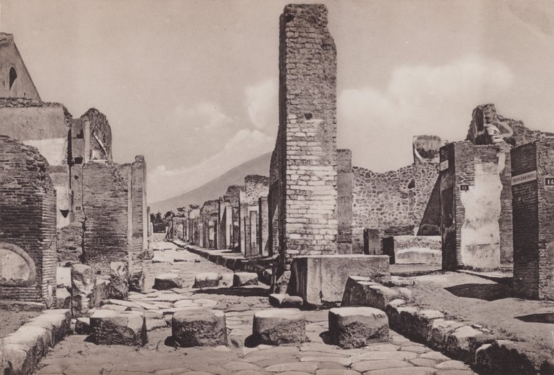 Strada Stabiana, ulice Stabiae (černobílá fotografie) od Italian Photographer