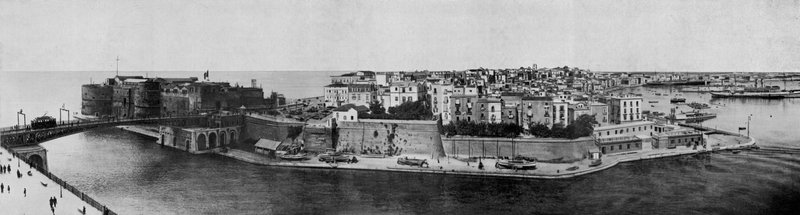 Taranto, Panorama (černobílá fotografie) od Italian Photographer