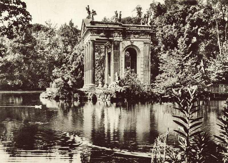 Chrám na jezeře vily Borghese od Italian Photographer