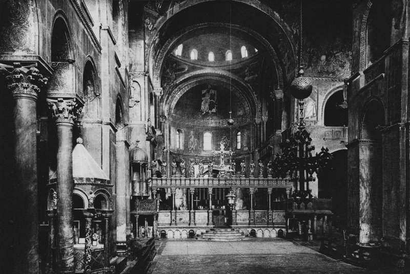 Benátky, kostel S Marco, interiér (černobílá fotografie) od Italian Photographer