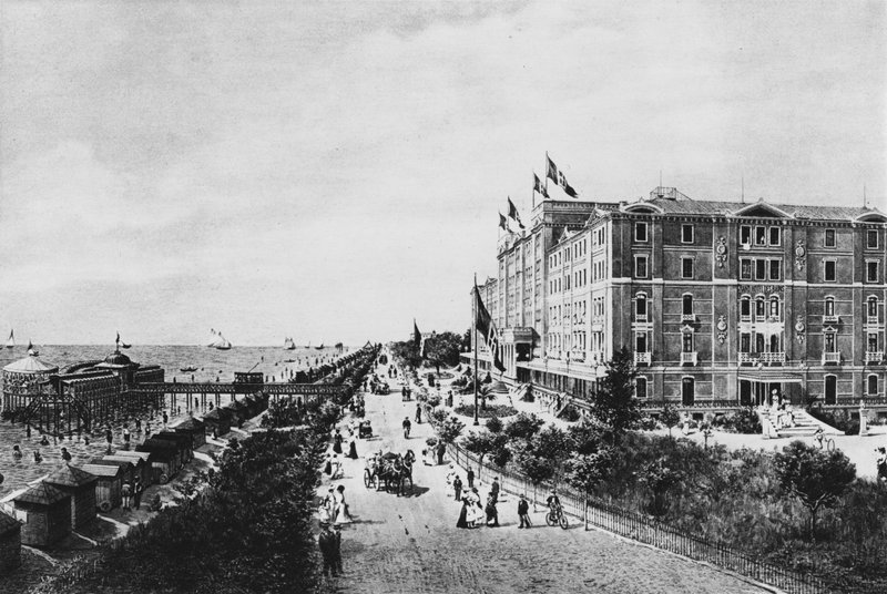 Venezia, Lido, Grand Hotel des Bains (černobílá fotografie) od Italian Photographer