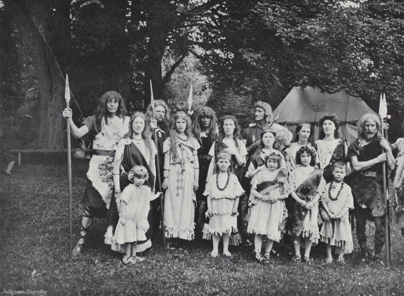 The Sherborne Pageant, anglický náčelník, domorodci a rodiny od J. Benjamin Stone