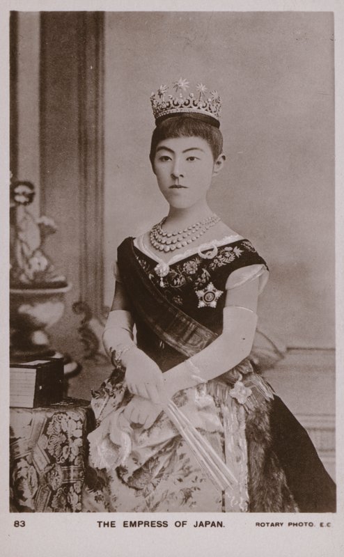 Císařovna Shoken, manželka japonského císaře Meidžiho (černobílá fotografie) od Japanese Photographer