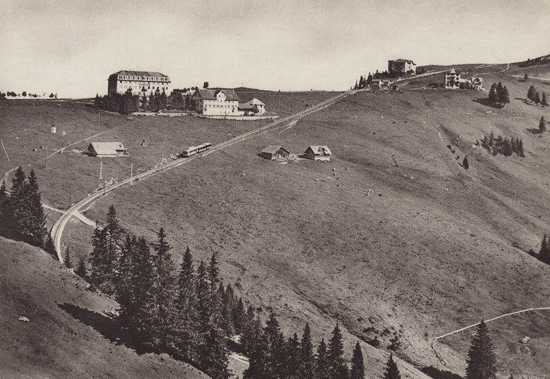 Hotel Rigi Staffel, elektrický Arth Rigi Bahn (černobílá fotografie) od Jean Gaberell