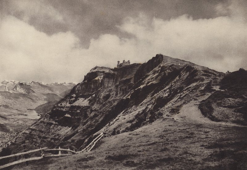 Rigi Kulm, hotel na vrcholu (černobílá fotografie) od Jean Gaberell