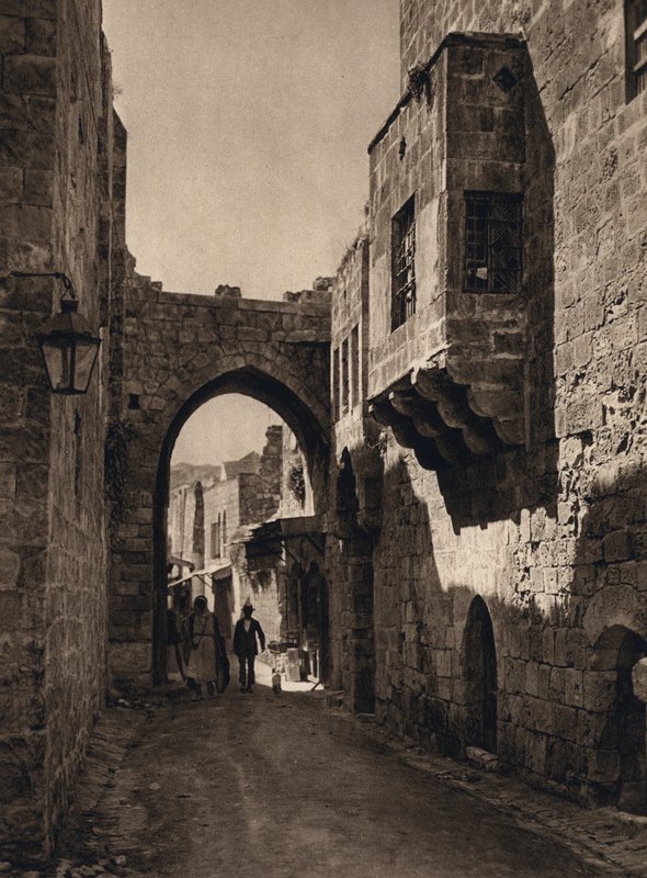 Jeruzalém, pouliční scéna (černobílá fotografie) od Karl Grober