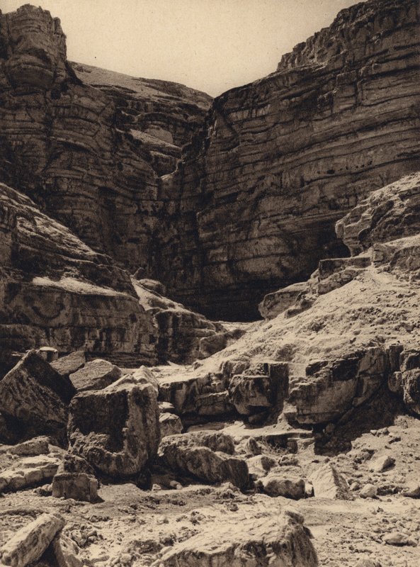 Wadi en-Nar (černobílá fotografie) od Karl Grober