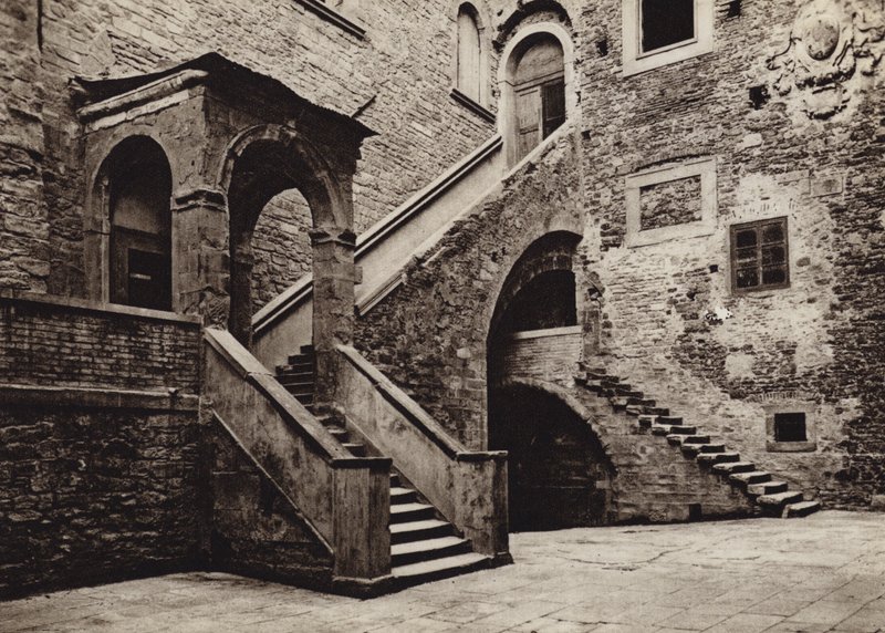 Itálie: Cortona, Palazzo Pretorio (černobílá fotografie) od Kurt Hielscher
