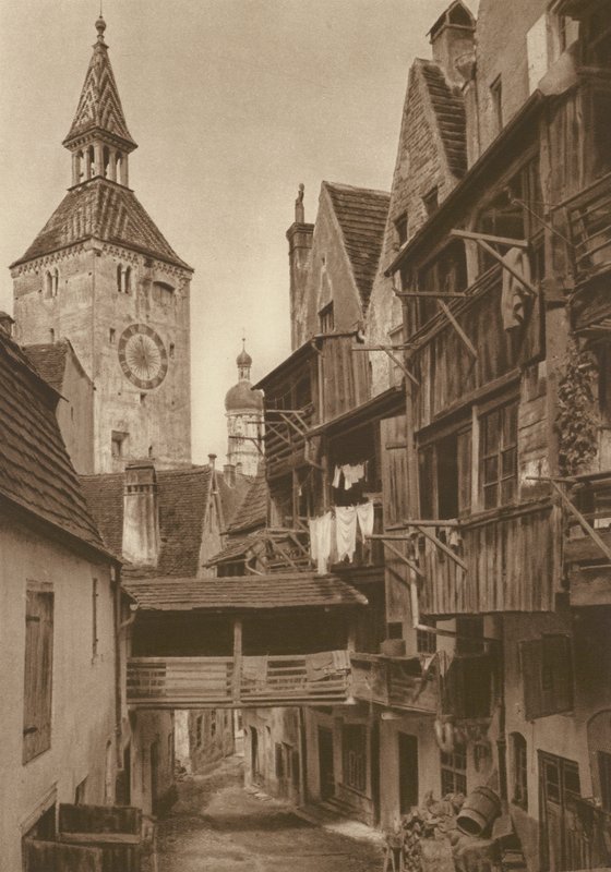 Landsberg am Lech, The Hexenwinkel; Landsberg na Lechu, "Hexenwinkel" (černobílá fotografie) od Kurt Hielscher