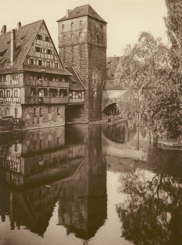 Norimberk, Der Henkersteg; Norimberk, "Henkersteg" (černobílá fotografie) od Kurt Hielscher