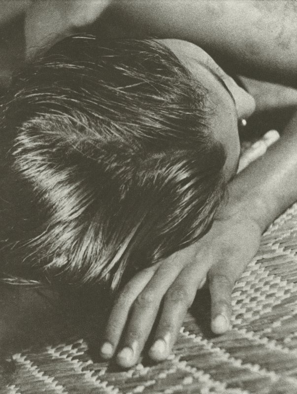 Siesta (černobílá fotografie) od Lionel Wendt