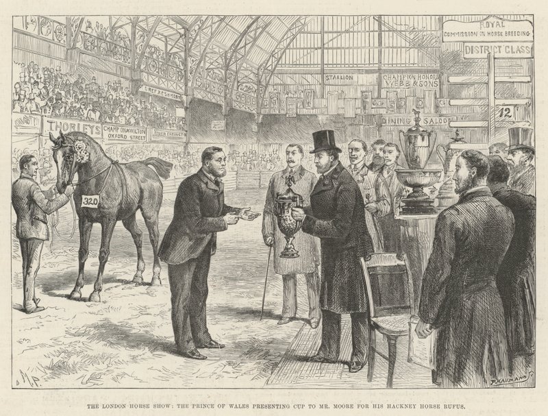 London Horse Show, princ z Walesu předává pohár panu Mooreovi za jeho Hackney Horse Rufus od Melton Prior