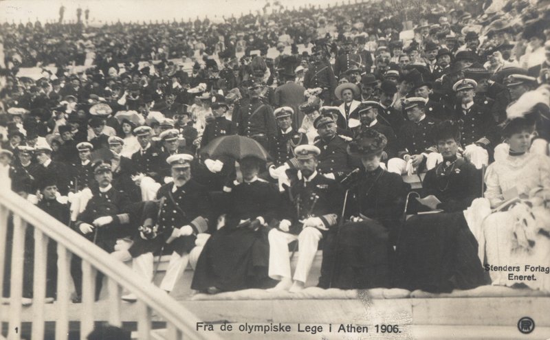 Ignáci sledující olympijské hry v roce 1906 v Aténách od Norwegian Photographer