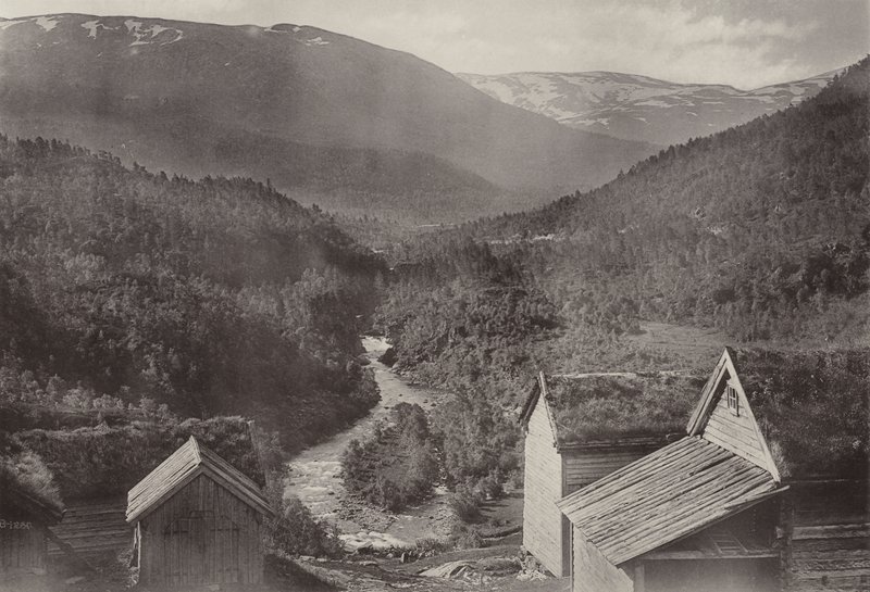 Pohled na východ z hotelu Stalheim (černobílá fotografie) od Norwegian Photographer