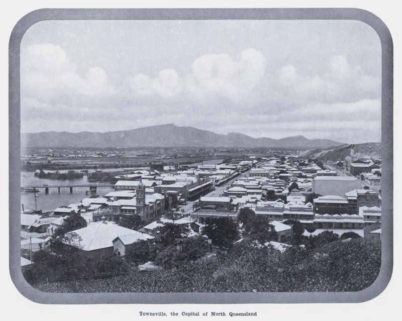 Townsville, hlavní město Severního Queenslandu (černobílá fotografie) od Photographer Australian