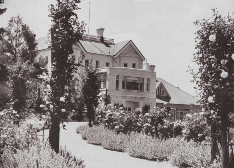 "Yarralumla," rezidence generálního guvernéra, Canberra (černobílá fotografie) od Photographer Australian