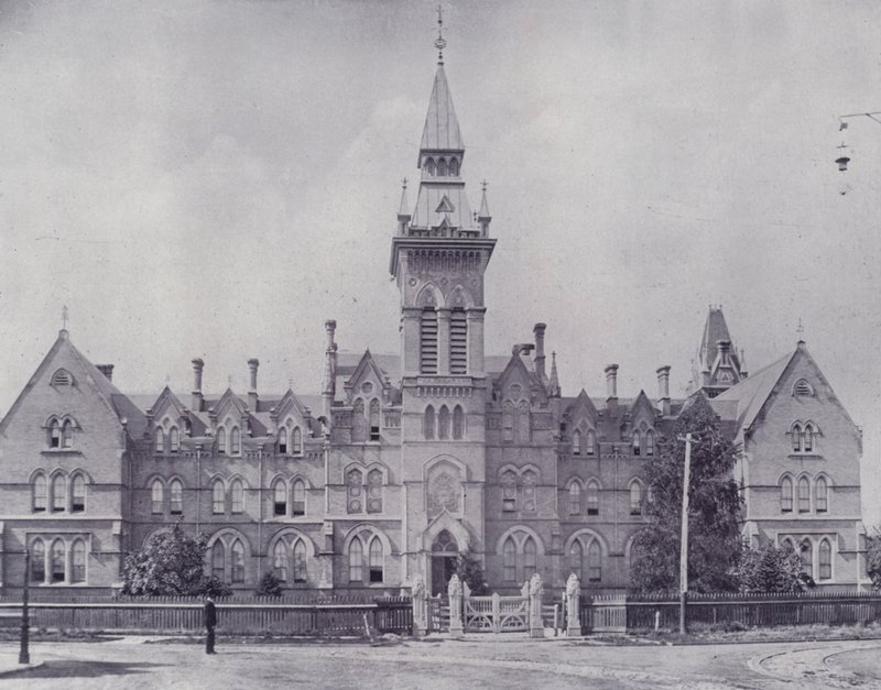 Kanada: Knox College, Toronto (černobílá fotografie) od Photographer Canadian