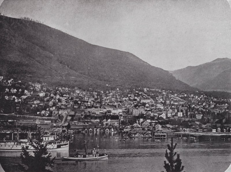 Nelson, přes řeku Kootenay (černobílá fotografie) od Photographer Canadian