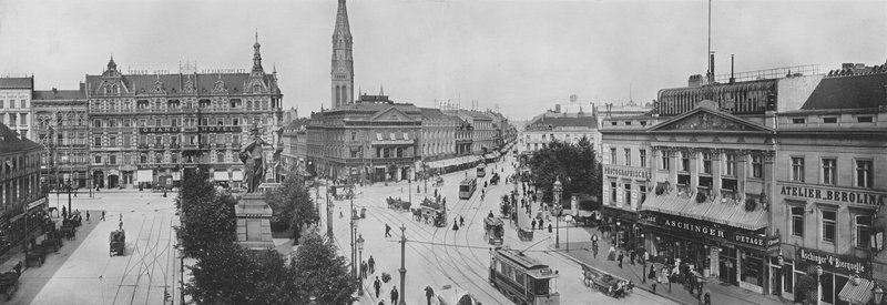 Alexander-Platz (černobílá fotografie) od Photographer German