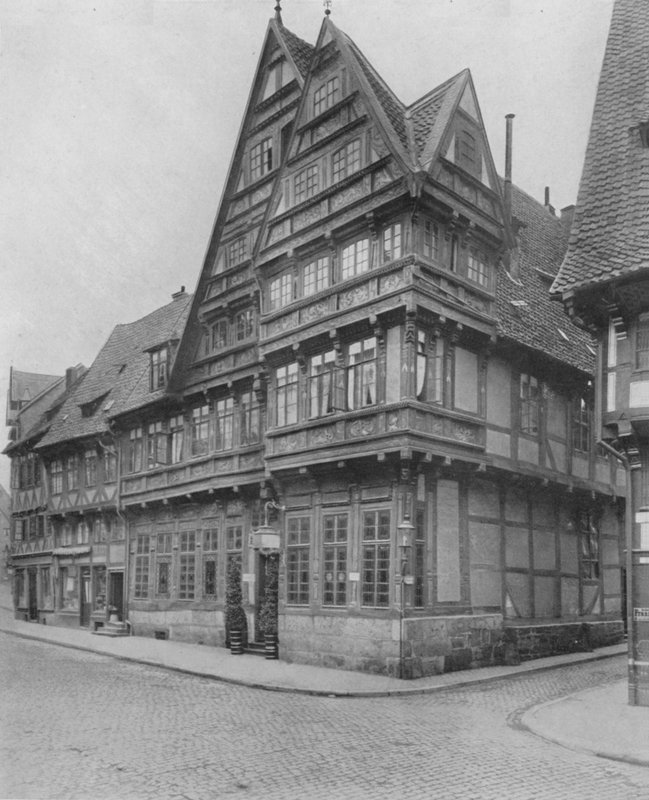 Starý německý dům v Der Osterstrasse (černobílá fotografie) od Photographer German