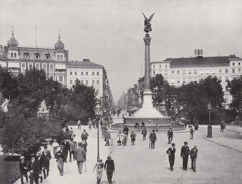 Belle-Alliance-Platz And Friedrich-Strasse (černobílá fotografie) od Photographer German