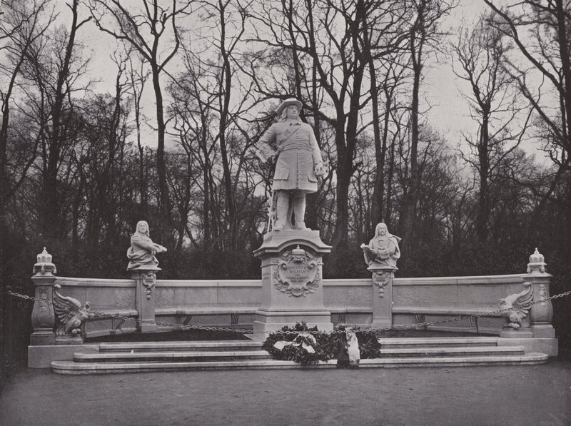 Památník v Siegesallee, Friedrich Wilhelm, velký kurfiřt (černobílá fotografie) od Photographer German