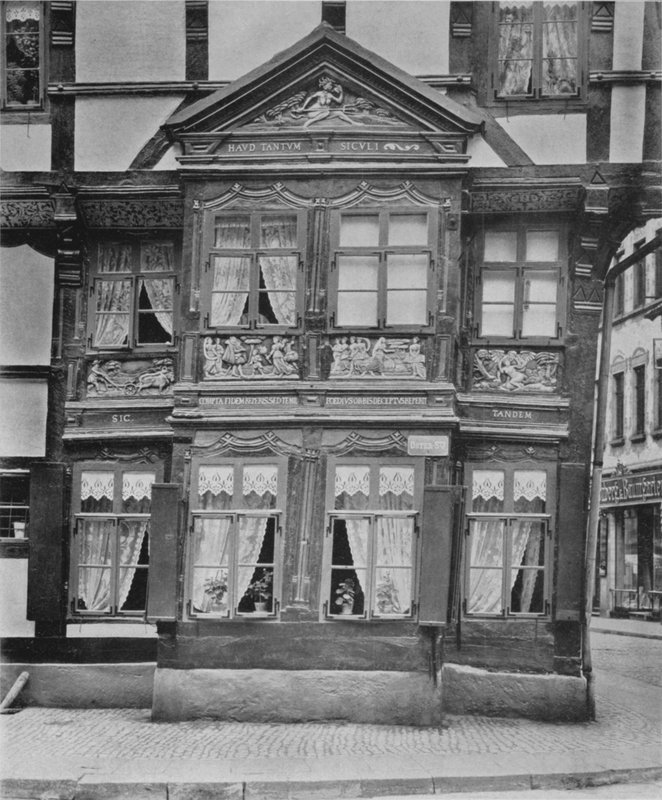 Arkýř v Borcherově domě v Der Osterstrasse (černobílá fotografie) od Photographer German
