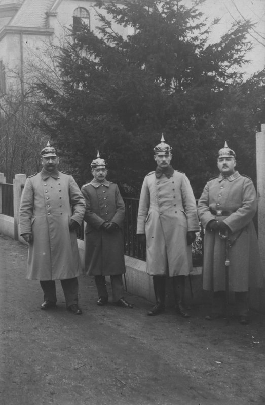 Skupina důstojníků německé armády (č/b foto) od Photographer German
