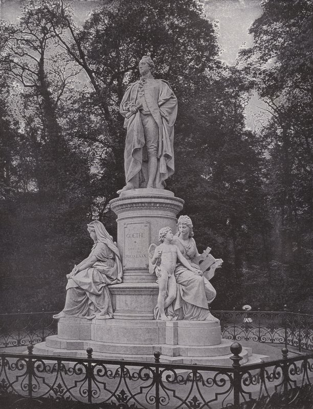 V Tiergarten, Goethův pomník (černobílá fotografie) od Photographer German