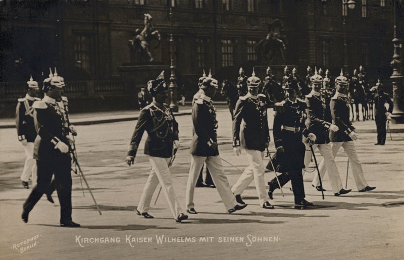 Kaiser Wilhelm II a jeho synové (č/b foto) od Photographer German