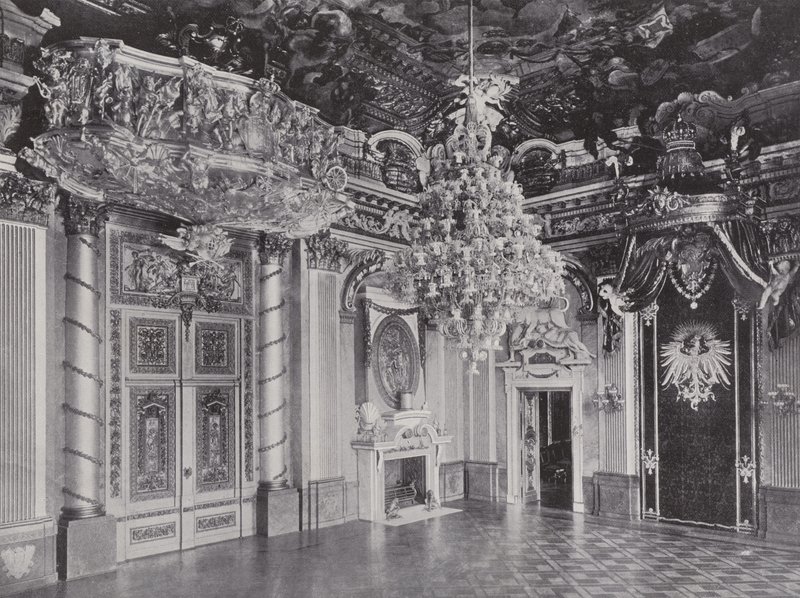Konigliches Schloss, Thronsaal (černobílá fotografie) od Photographer German
