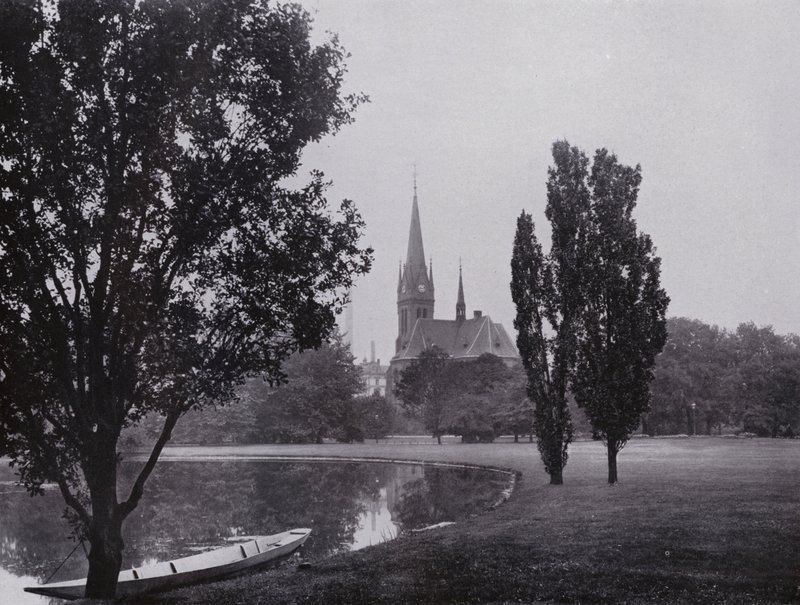 Lipsko: Johannapark s Lutherovým kostelem (č/b foto) od Photographer German