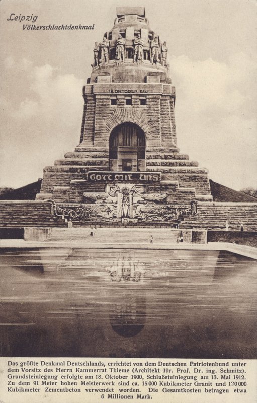 Památník bitvy národů (1813), Lipsko, Německo (černobílá fotografie) od Photographer German
