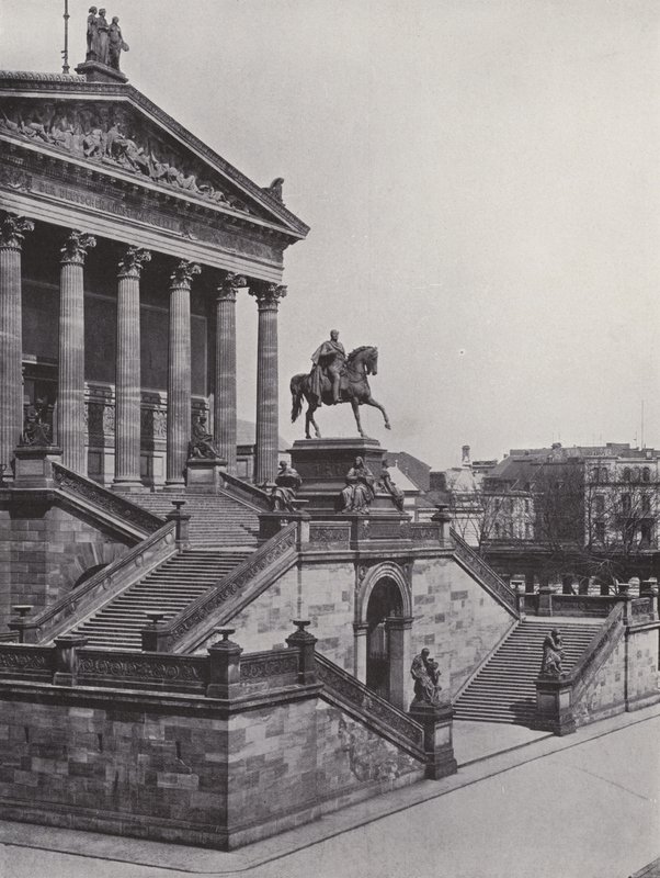 Národní galerie a památník Friedrich Wilhelm IV (č/b foto) od Photographer German