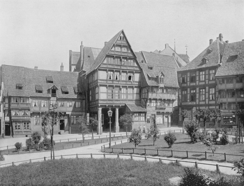 Sloupový dům na Andreasplatz (černobílá fotografie) od Photographer German