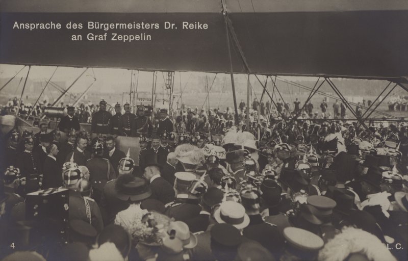 Projev starosty Dr. Reikeho k německému konstruktérovi vzducholodí Graf Ferdinand von Zeppelin (č/b foto) od Photographer German