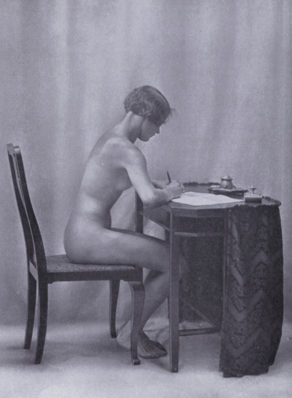 Krásné tělo, tělesná kultura pro ženy (černobílá fotografie) od Photographer German