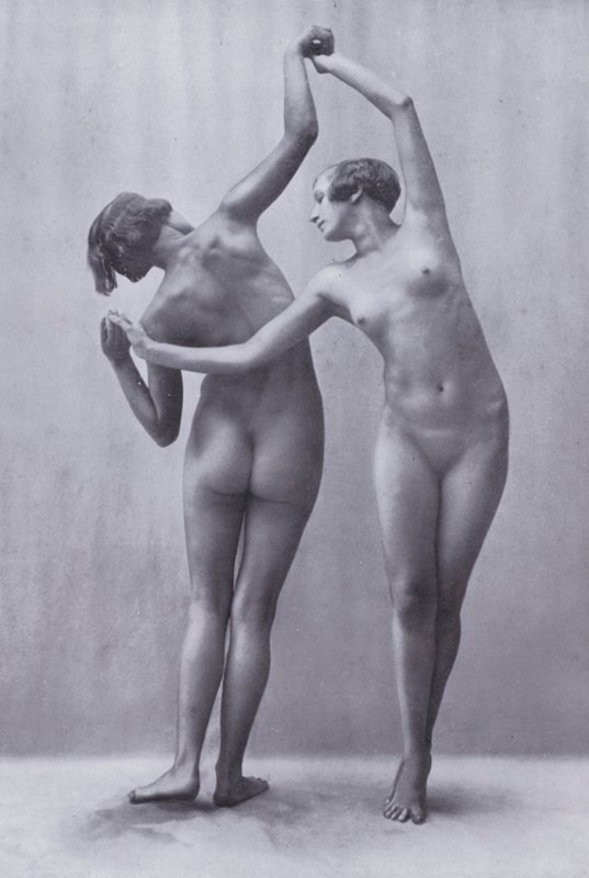 Krásné tělo, tělesná kultura pro ženy (černobílá fotografie) od Photographer German
