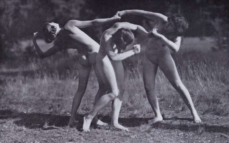 Krásné tělo, tělesná kultura pro ženy (černobílá fotografie) od Photographer German