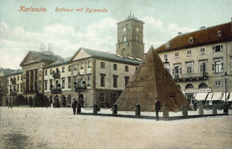 Radnice a pyramida, Karlsruhe, Německo (barevné foto) od Photographer German