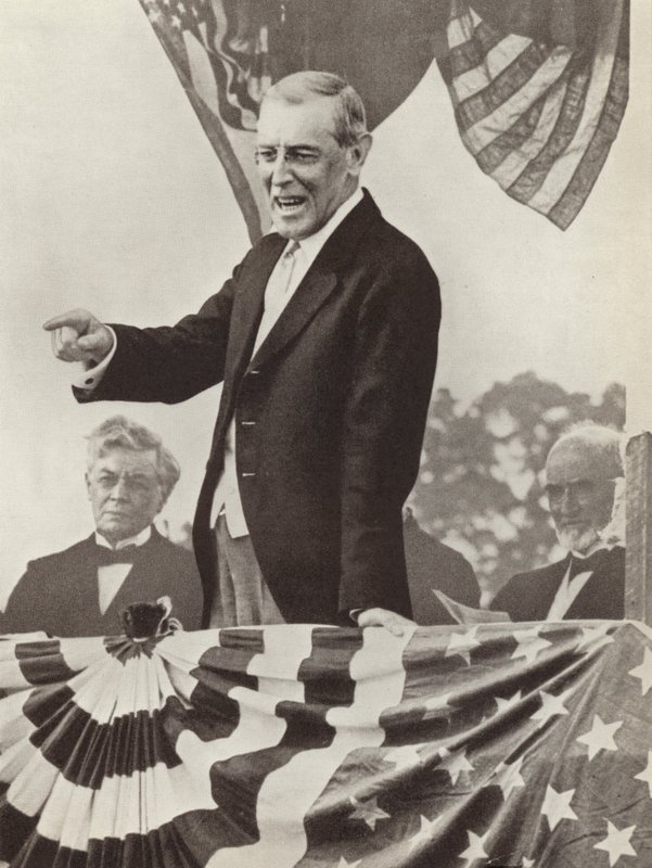 Americký prezident Woodrow Wilson, hybná síla založení Společnosti národů, kterému se přesto nepodařilo přesvědčit svou zemi, aby se k této organizaci připojila (čb foto) od Photographer German