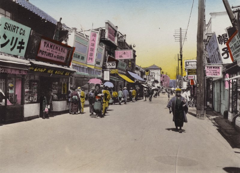 Japonsko, kolem roku 1912: Matomachi Street, Kobe (foto) od Photographer Japanese
