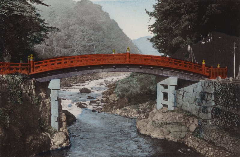 Japonsko, kolem roku 1912: Posvátný most v Nikko, 90 mil severně od Tokia (foto) od Photographer Japanese