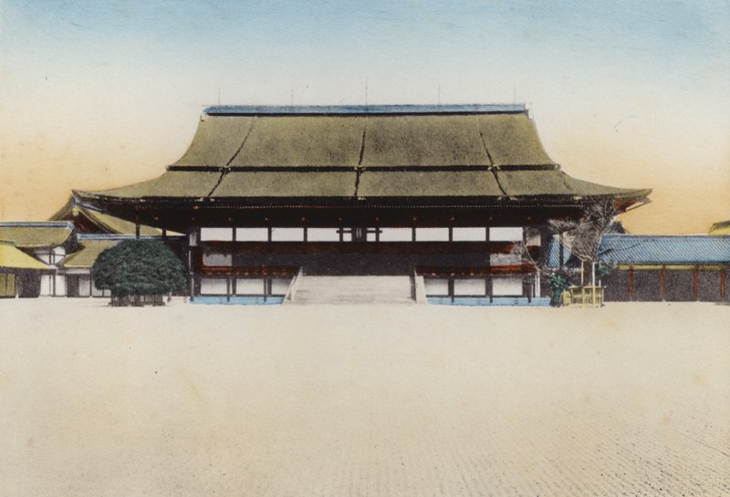 Japonsko, c.1912: Síň Shishinden v Kjótském paláci byla použita pro novoroční audienci a další velké ceremonie; Intronizace současného císaře se zde konala v roce 1868, Kjóto (foto) od Photographer Japanese