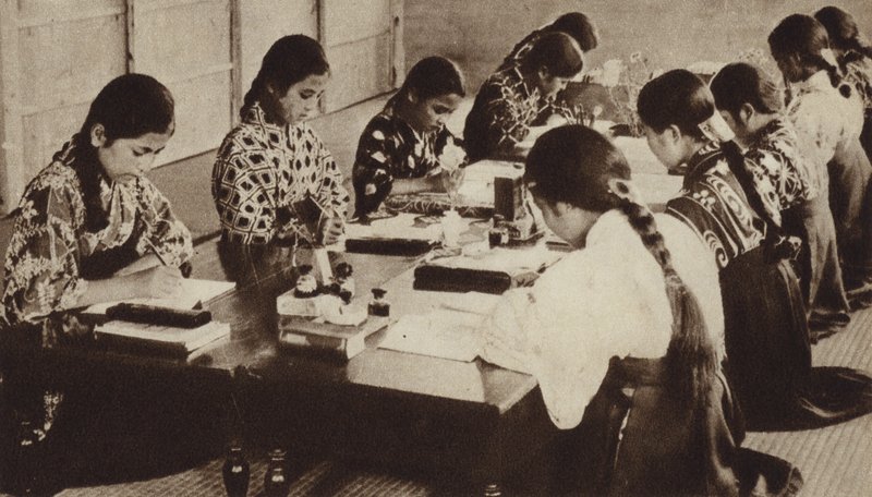 Japonští školáci ve třídě (černobílá fotografie) od Photographer Japanese