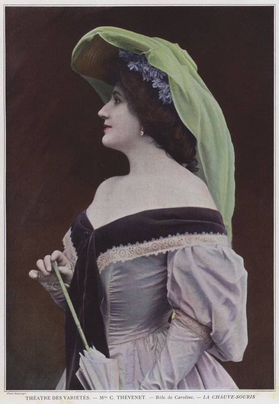 Mademoiselle Thevenet jako Caroline v La Chauve-Souris (kolorovaná fotografie) od Reutlinger Studio