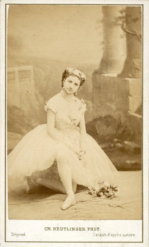 Angelina Fioretti, italská balerína pařížské opery (čb foto) od Reutlinger Studio (after)