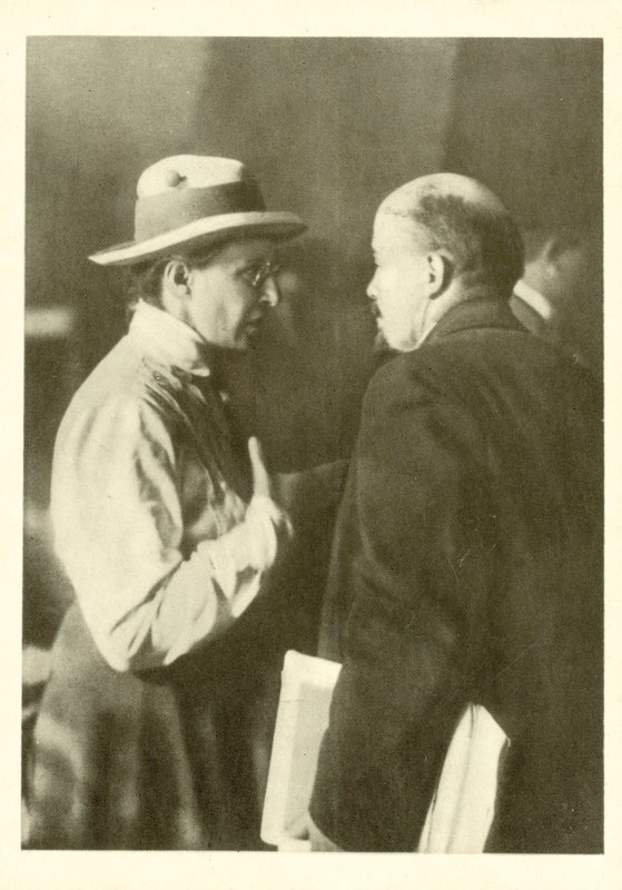 Elena Stašová a Lenin na druhém světovém kongresu Kominterny v Kremlu v Moskvě od Russian Photographer