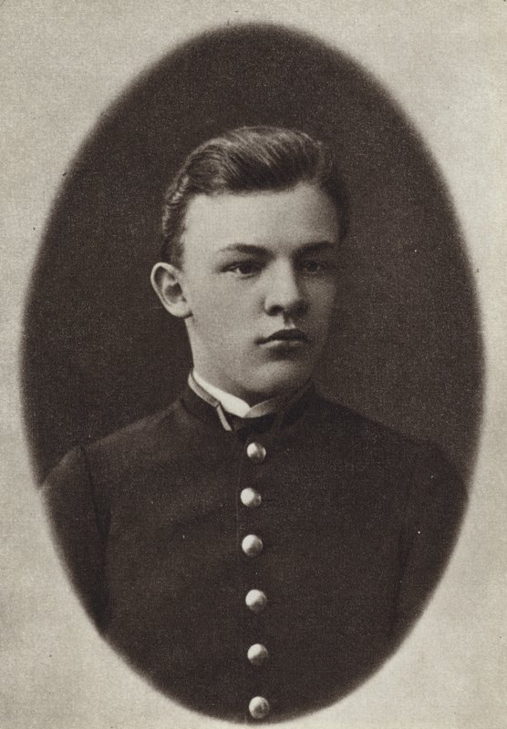 Lenin jako absolvent gymnázia, Simbirsk, 1887 od Russian Photographer
